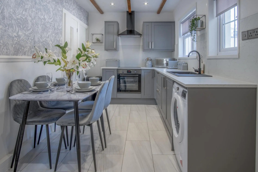 Newell Hill House - 3 Bedroom Holiday Home - Tenby