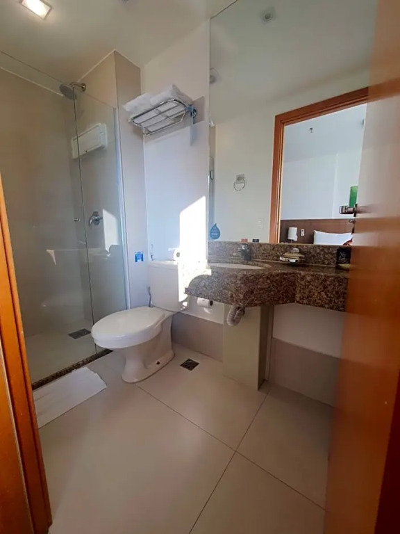 FLAT NO NOBILE SUÍTES MONUMENTAL COM ESTACIONAMENTO GRÁTIS, AO LADO DA ESPLANADA DOS MINISTÉRIOS E DO ESTÁDIO MANÉ GARRINCHA, WI-FI, PISCINA, ACADEMIA, SAUNA, RECEPÇÃO 24HS By REI DOS FLATS