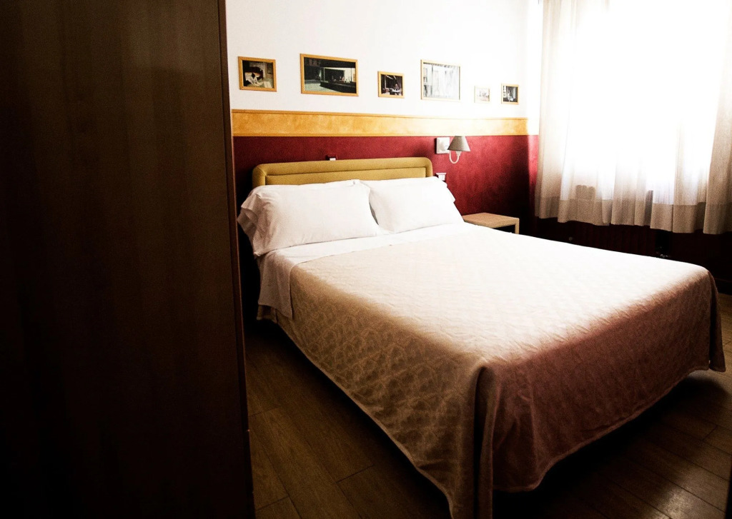 Hotel Diana