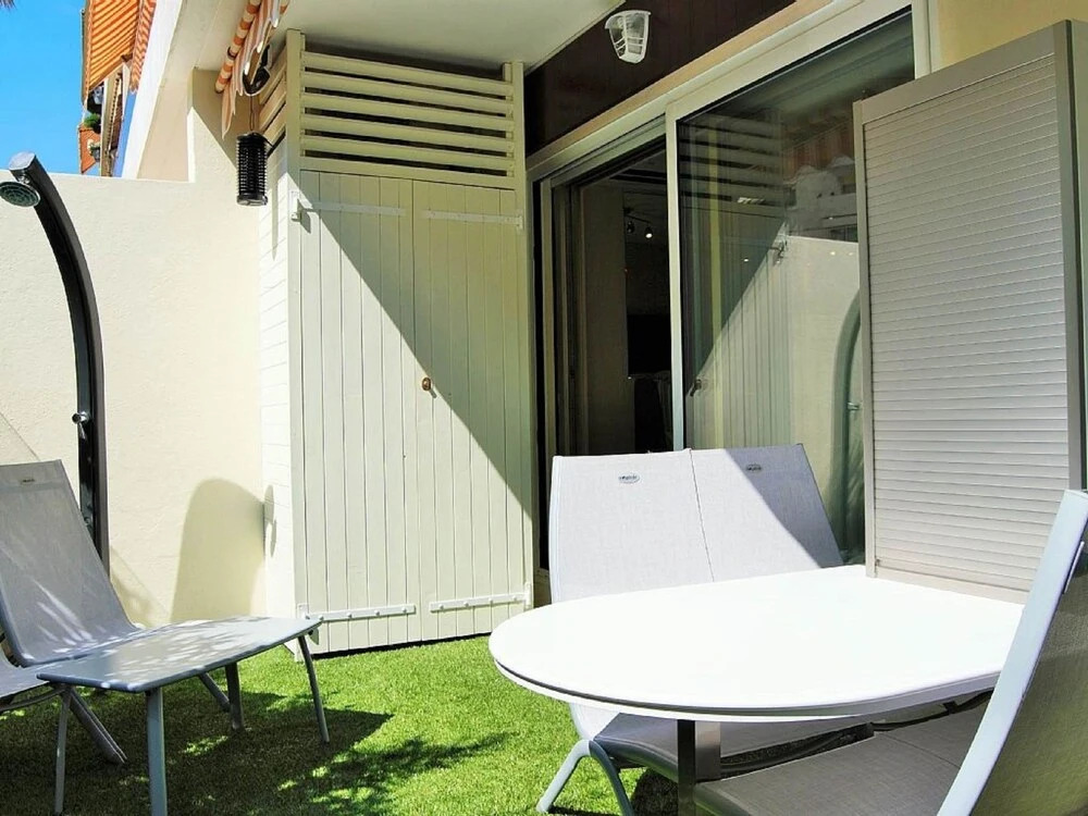 One Bedroom Carlton