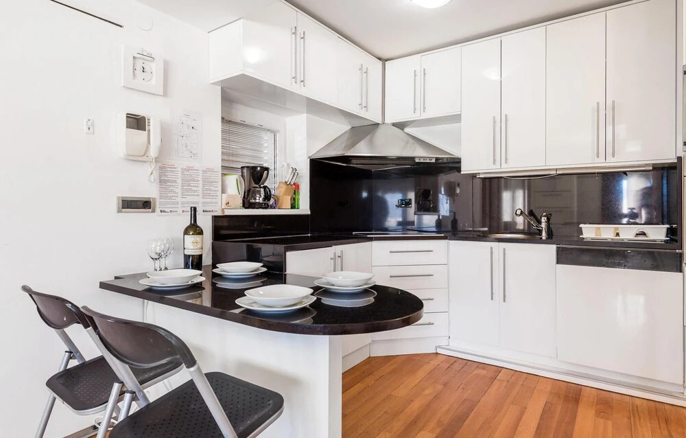 5 Bedroom Awesome Home In Pag