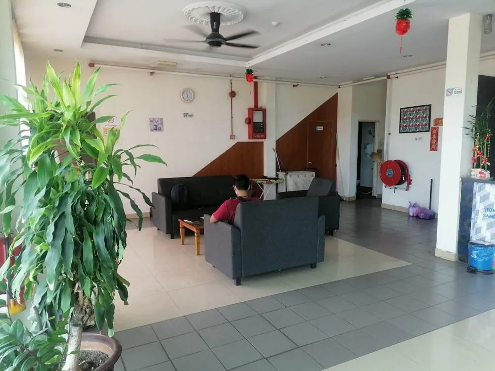 OYO 90392 Pulai City Hotel