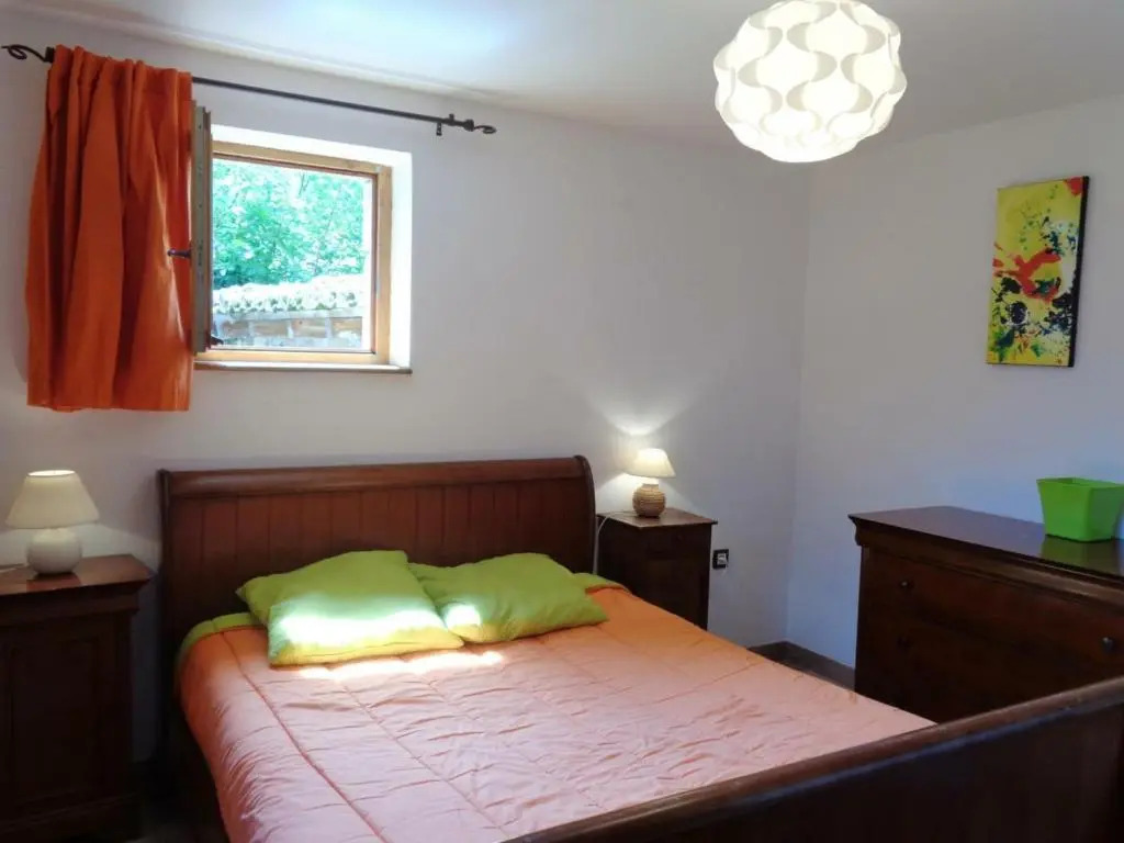 Gîte familial avec terrasse et animaux bienvenus - FR-1-496-145