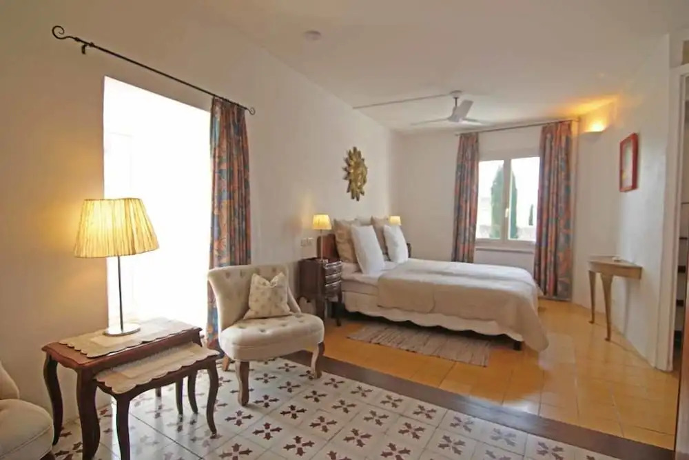Villa Velleron - Guesthouse in a picturesque village