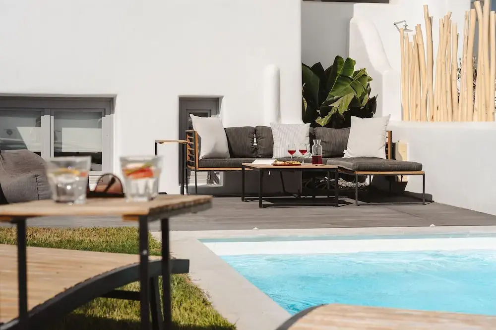 Villa Karla, Beachside Bliss in Agios Prokopios