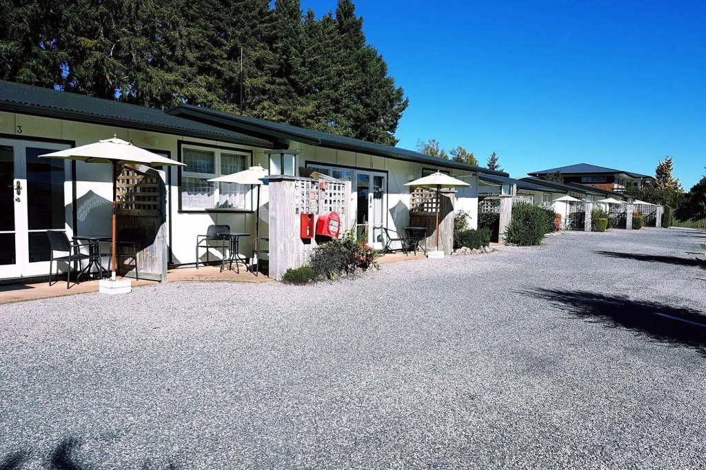 Rainbow Point Motel