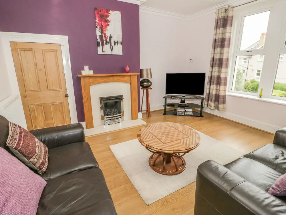Flat 2 - 9 Rhiw Bank Terrace