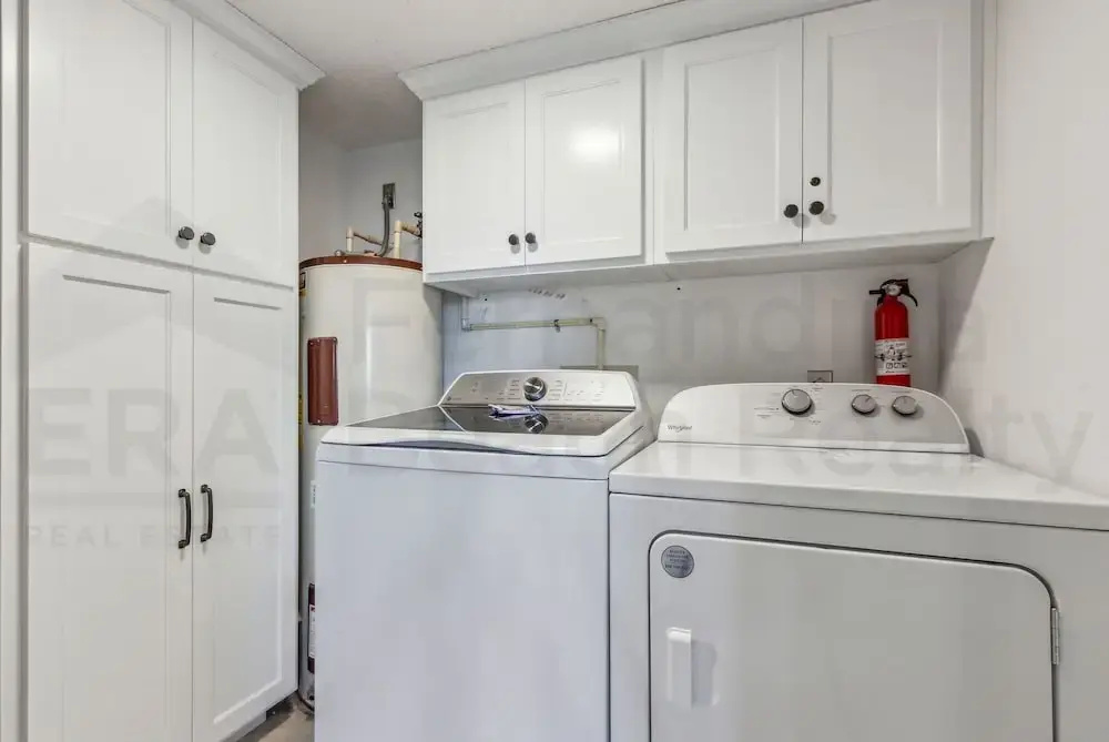 South Fletcher Spacious Family Friendly Home by RedAwning