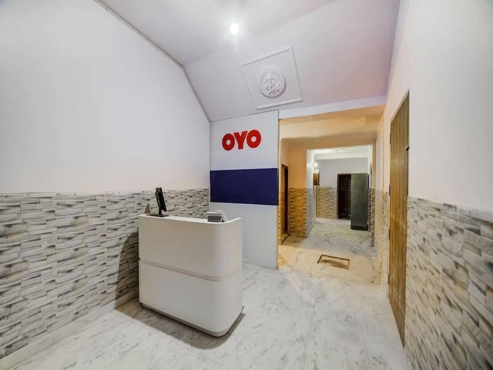 OYO 29270 Kamal Palace