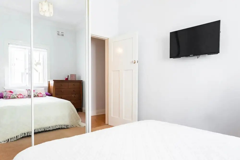 2 Bedroom Garden Apartment by Bondi Beach