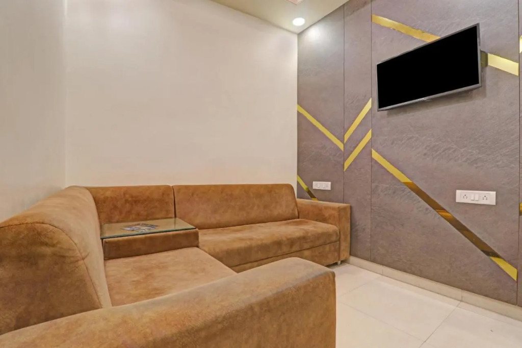 OYO Townhouse 1085 Hotel A Residency