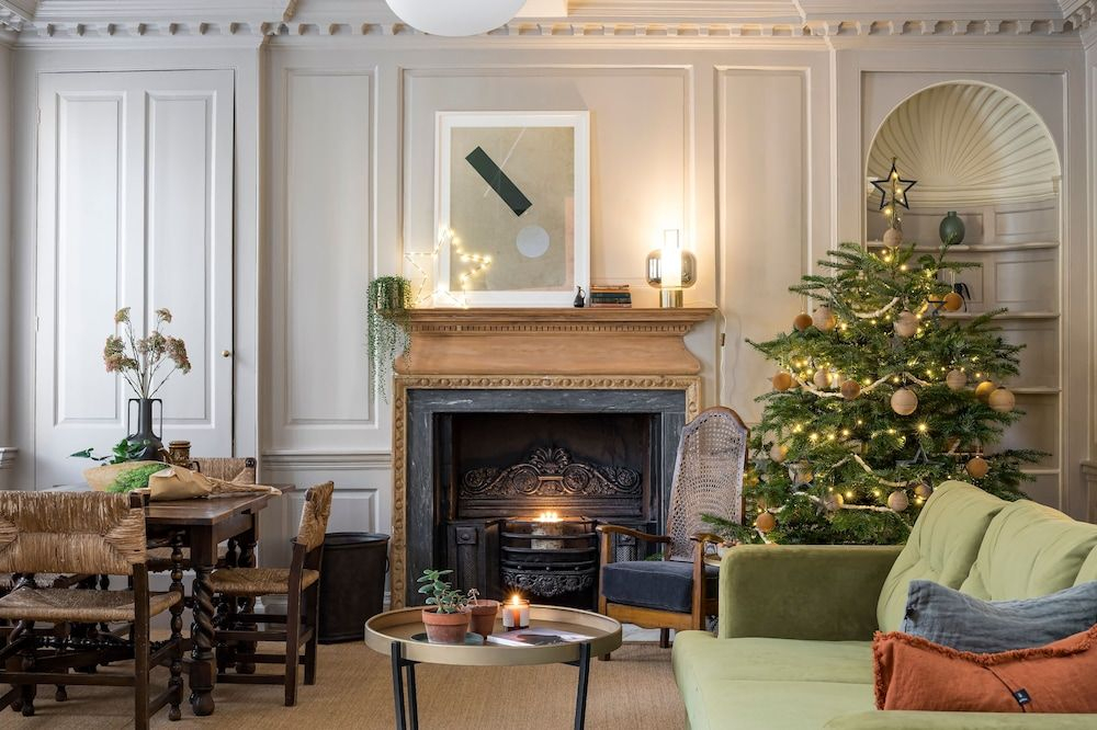 Superior Stays - Rosewell House