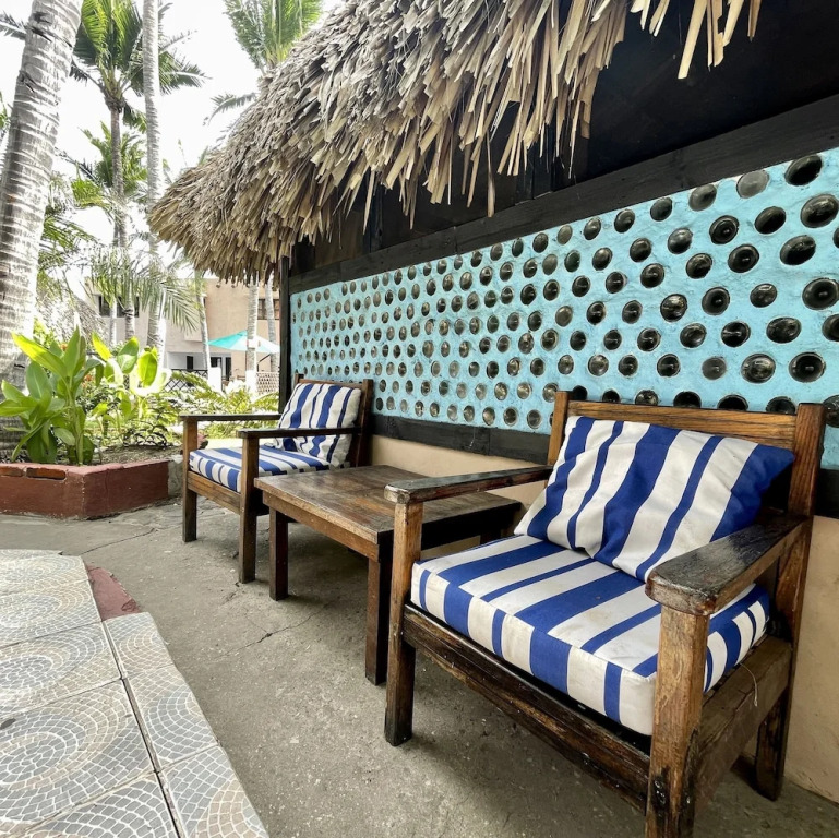 Johnnys Place Hotel