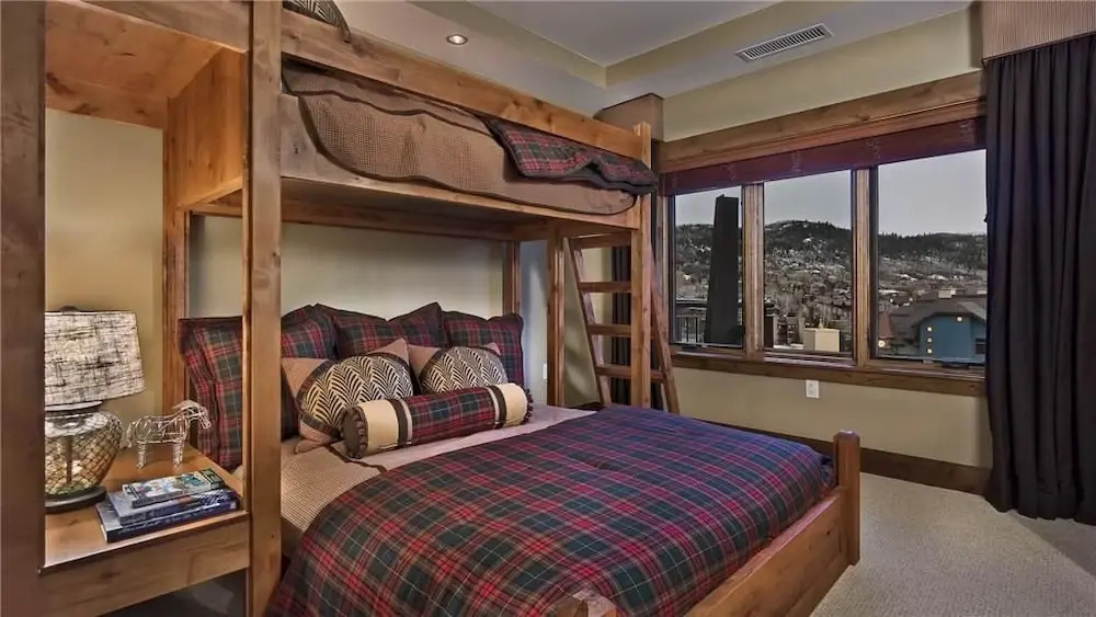 Cougar Mountain 501 4 BedroomCondo By Moving Mountains