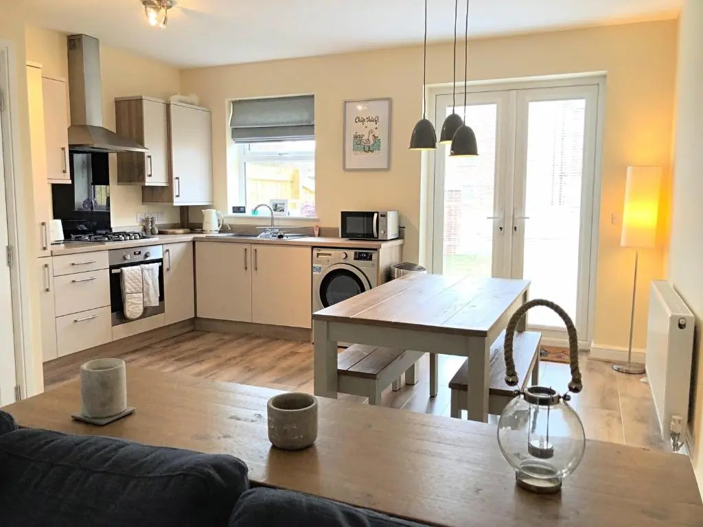 Filey Shore - Beautiful 3 bedroom house with parking and garden, close to centre