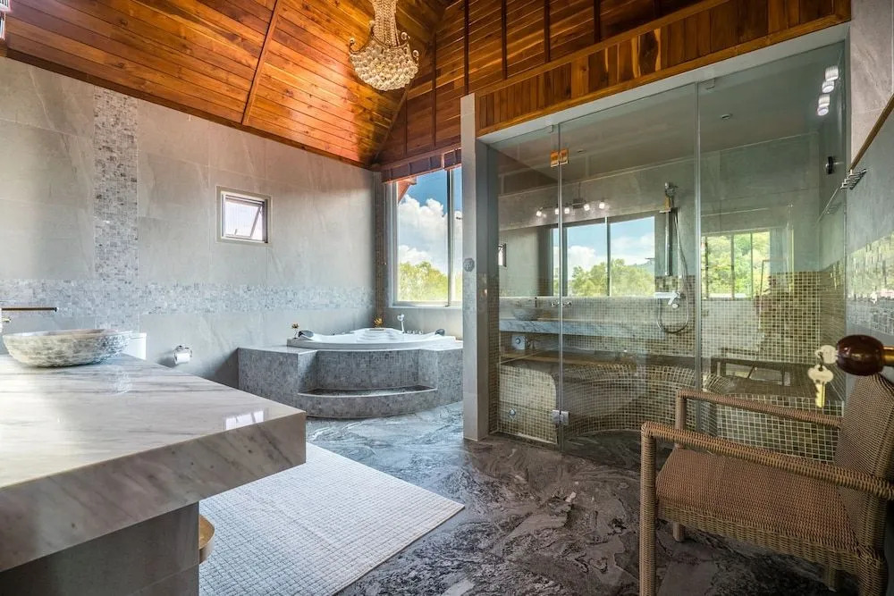 4BR Entertainment Villa Stan - Pool, Gym, Sauna & Jacuzzi