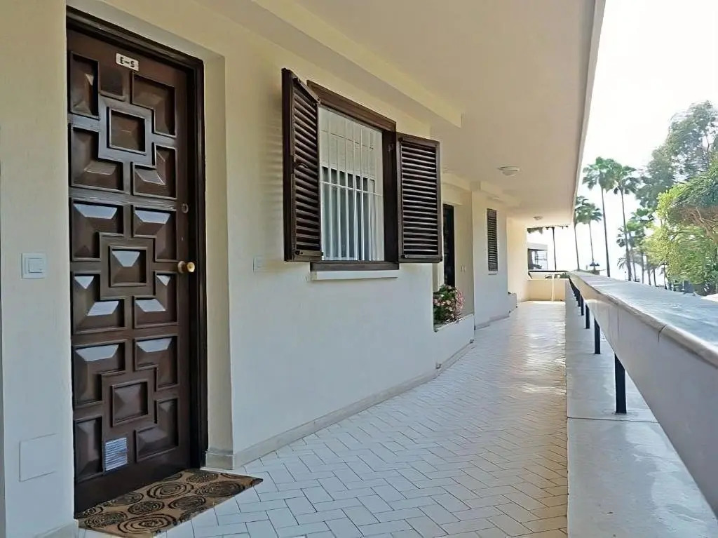 Eden Roc I