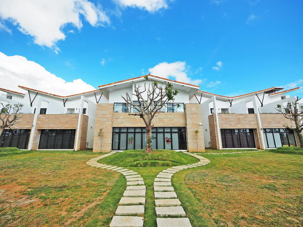 SkyBay Club-Silver Pavilion