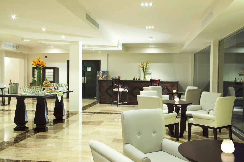 TRS Turquesa Hotel