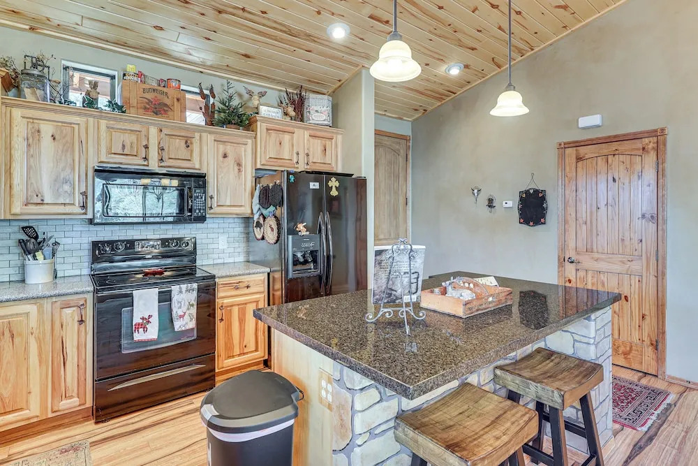 Rustic Retreat w/ Spacious Deck in Show Low!
