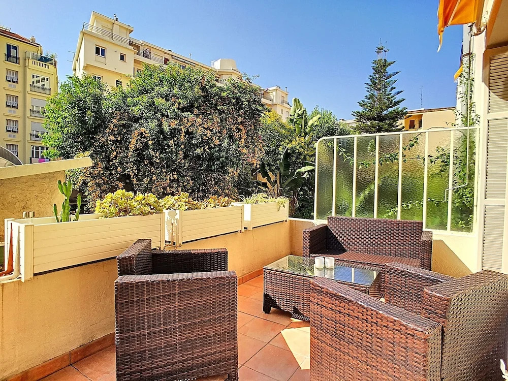 Provence Terrasse by Nestor&Jeeves