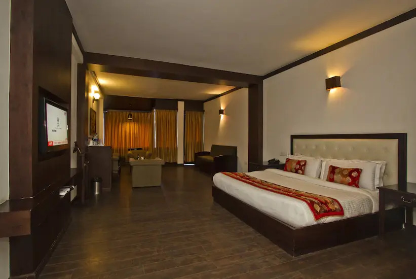 The Whispering Inn Resort & Bar Old Manali
