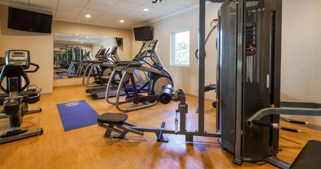 Best Western PLUS Revere Inn & Suites