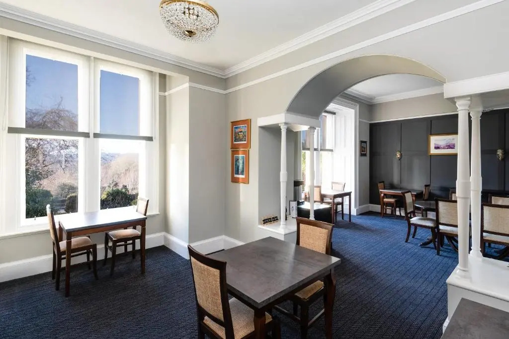 Sunbank House Metro Hotel