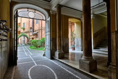 Lory House