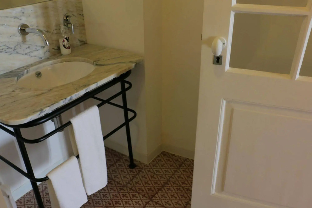 Ama Apartments