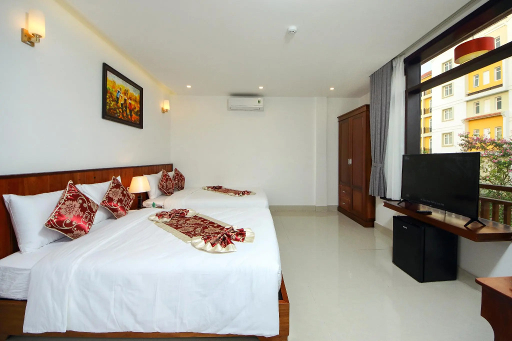 Threeway Riverside Villa