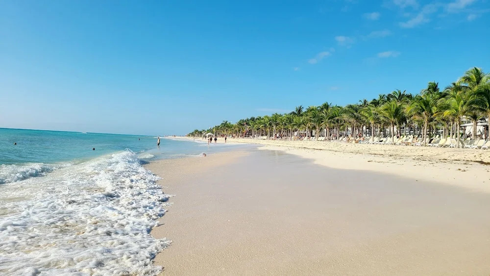 Paseo Del Sol Coral 106 3 Bedroom Condo by RedAwning