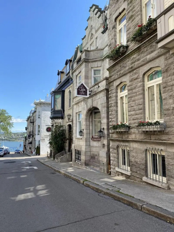 Le Chateau de Pierre
