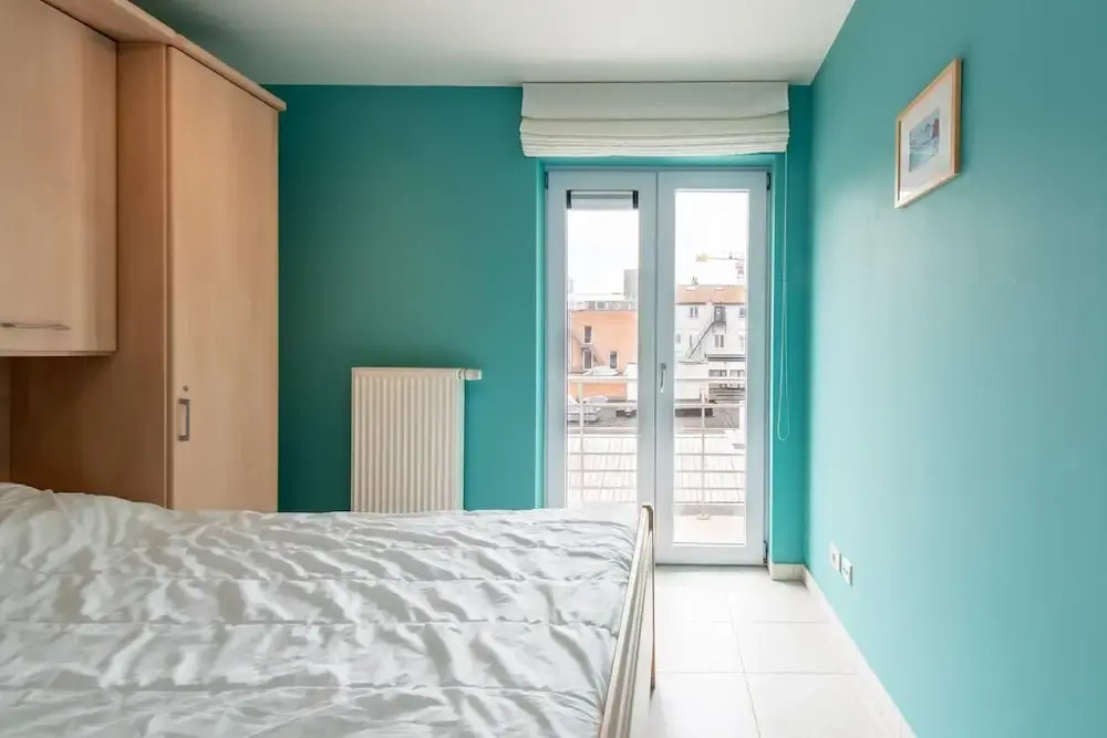 Comfy City Stay Near Sea