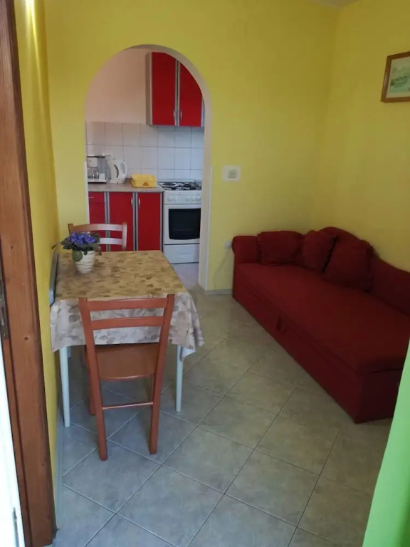 Robi- Swimming Pool and Beautiful Garden - A2-crveni