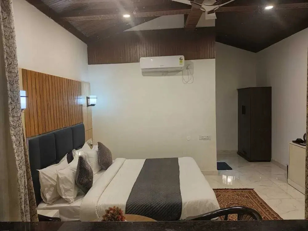 Evencia Resort Near Jim Corbett National Park