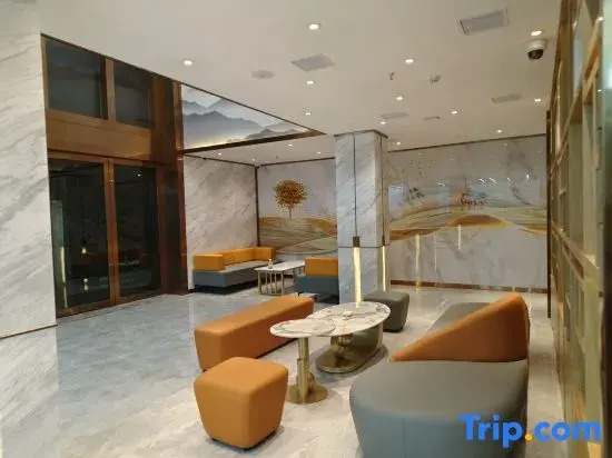 Zijinghua Holiday Hotel (Xinchang Ancient Town)
