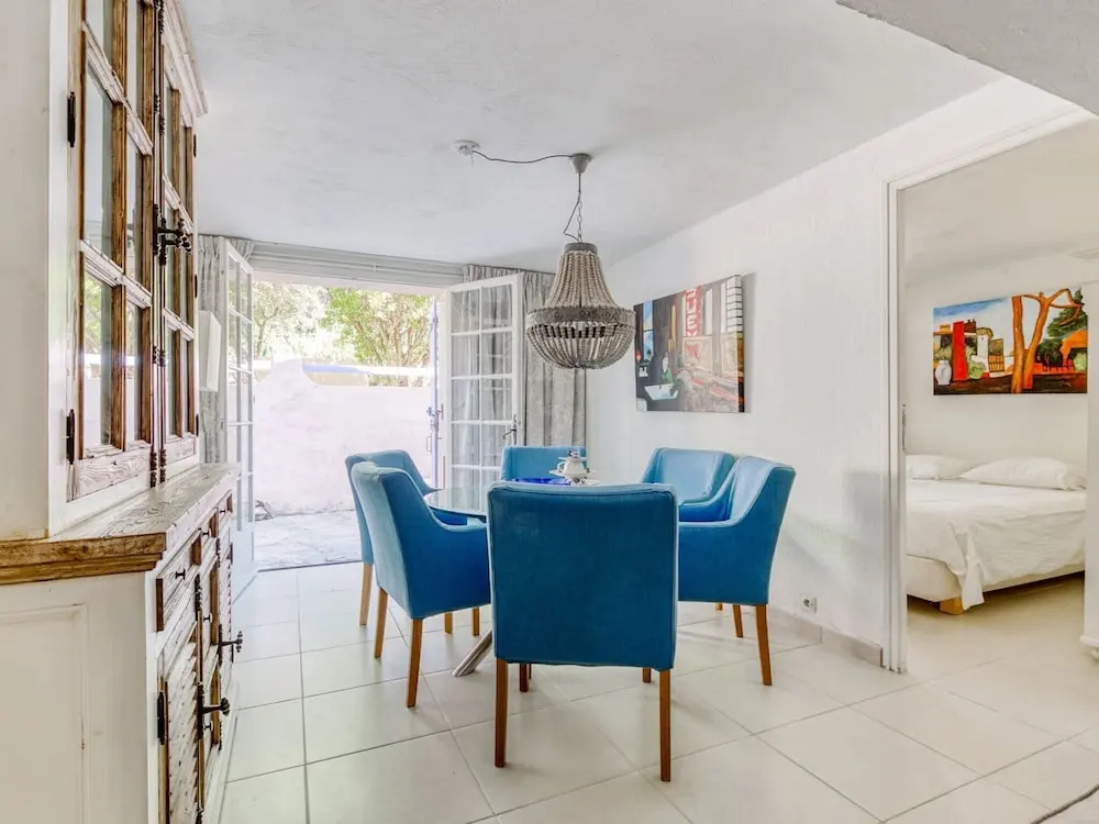 Villa With Guest Accommodation and Heated Pool in Sainte Maxime
