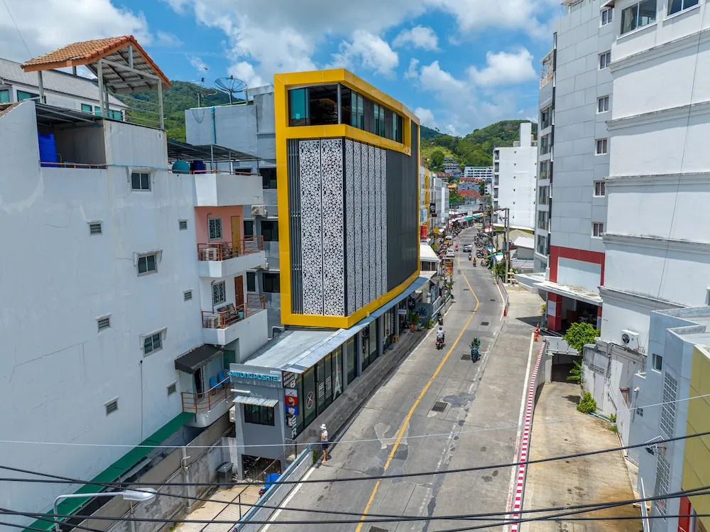 Patong Poshtel