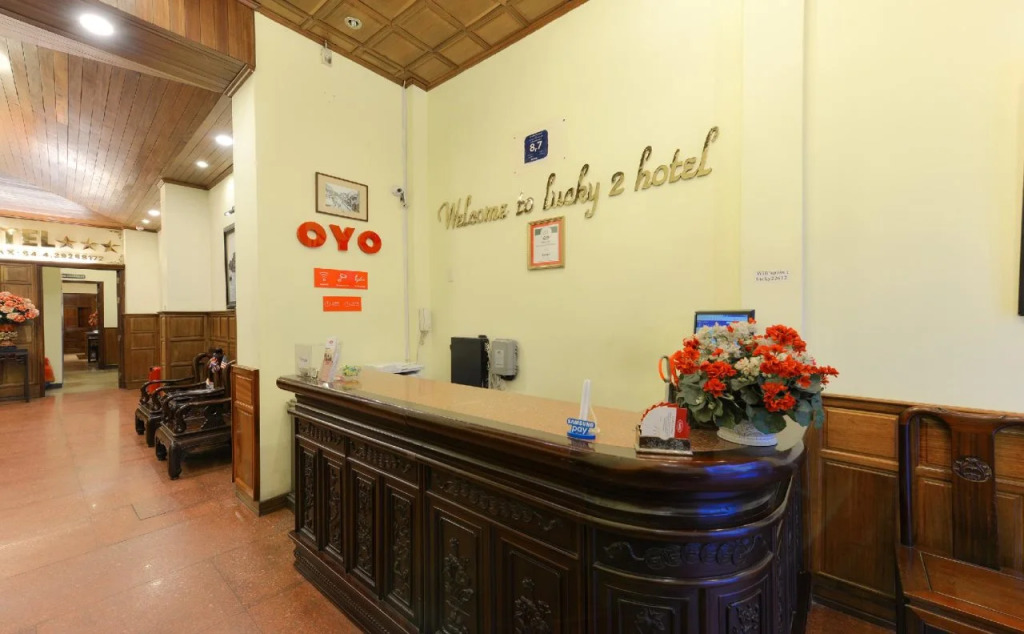 Lucky 2 Hotel & Travel
