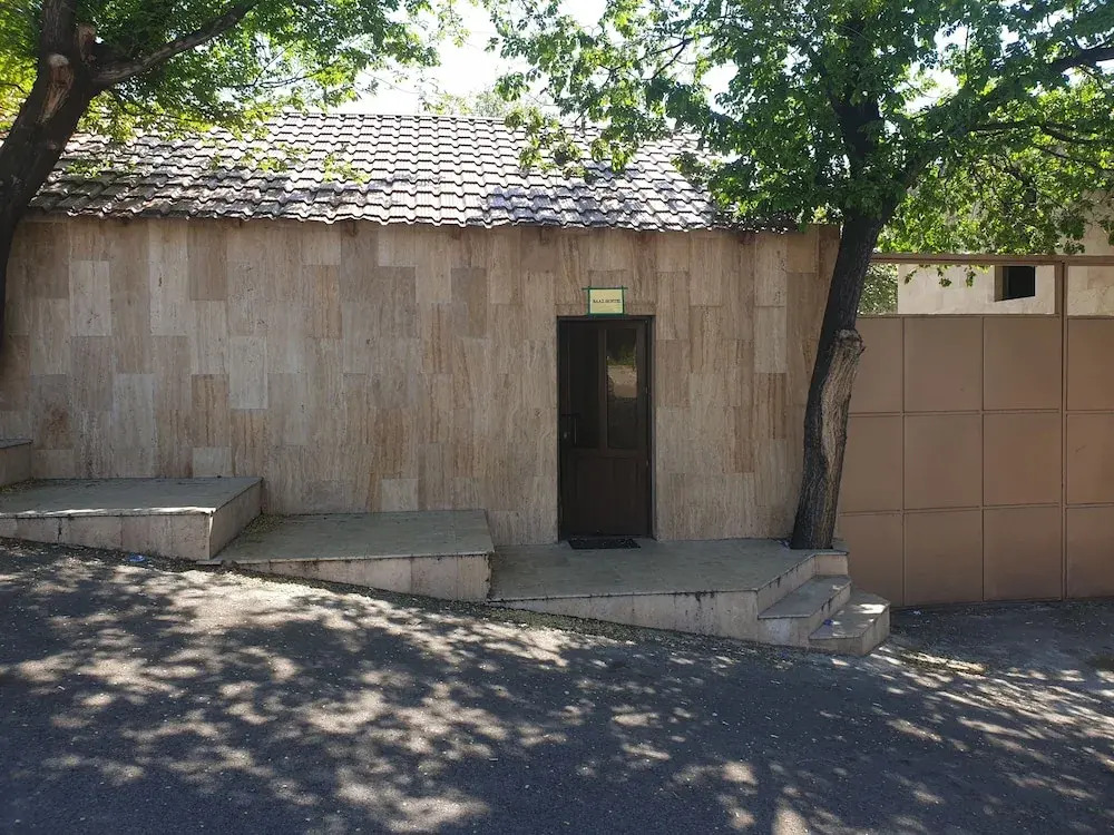 Baaz Hostel
