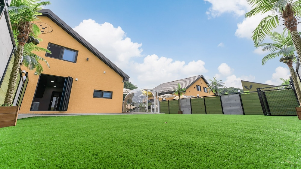 Taean Aloha Oe Pet Pool Villa