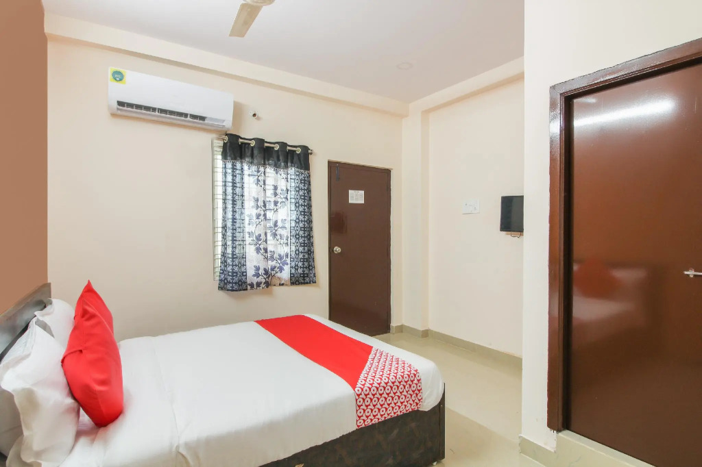 OYO 68066 Kk Residency