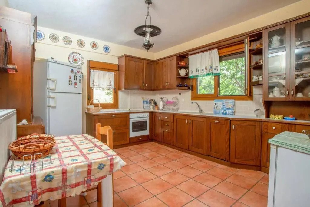 Family 5-bdrm villa with sea views on private land