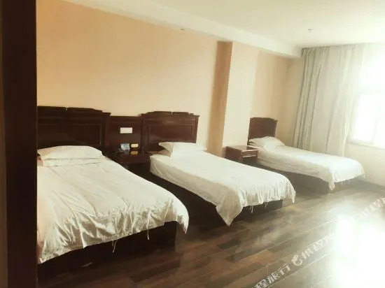 Yulong Hotel