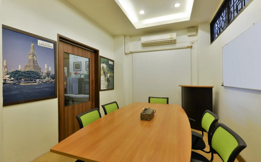 iCheck inn Gems Center Silom