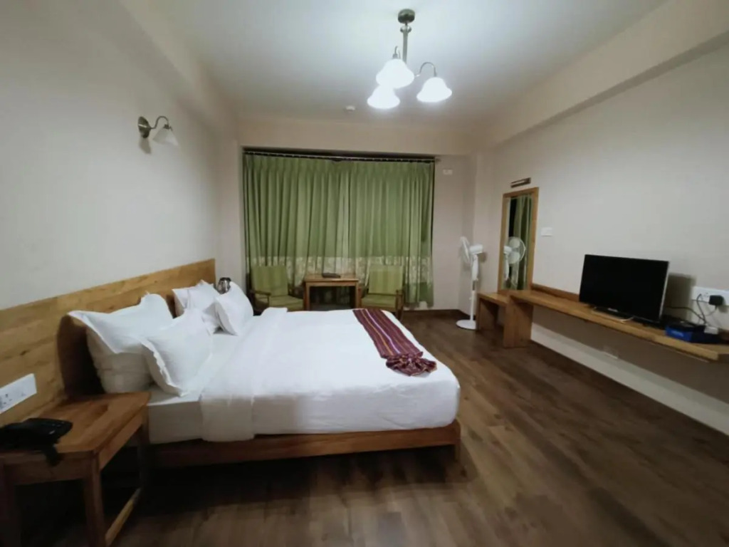 Hotel 100 Petals - Gangtok 12 mins from MG Marg