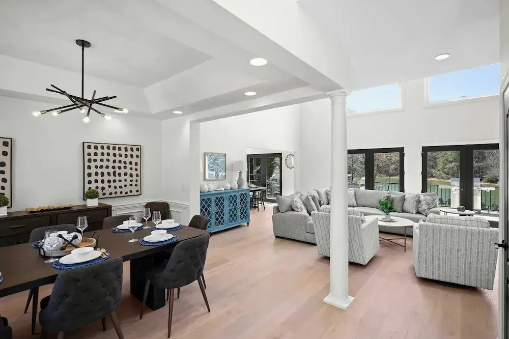 Knotty Pines by Avantstay Lake Views, Renovated