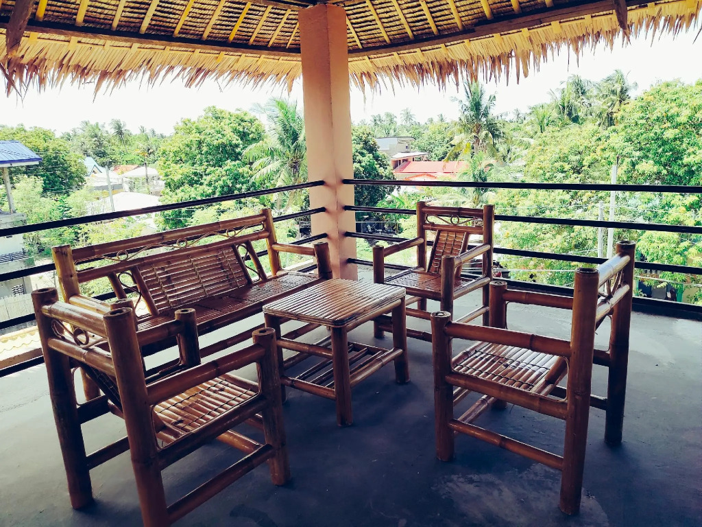 Anahaw Seaside Inn