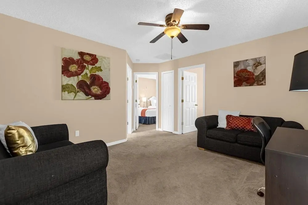 Upstay Home w Pool Hot Tub Patio - Pet Friendly